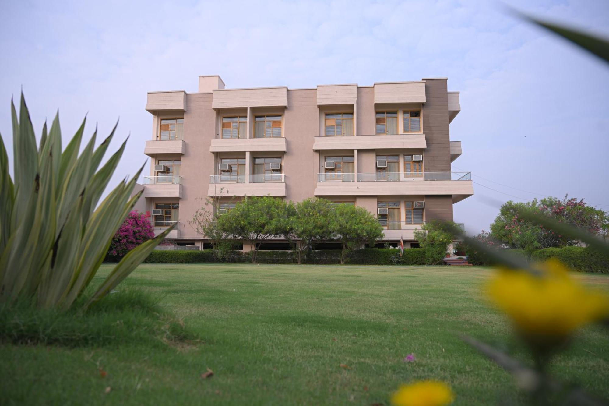 The Govindam Resort Вриндавана Экстерьер фото
